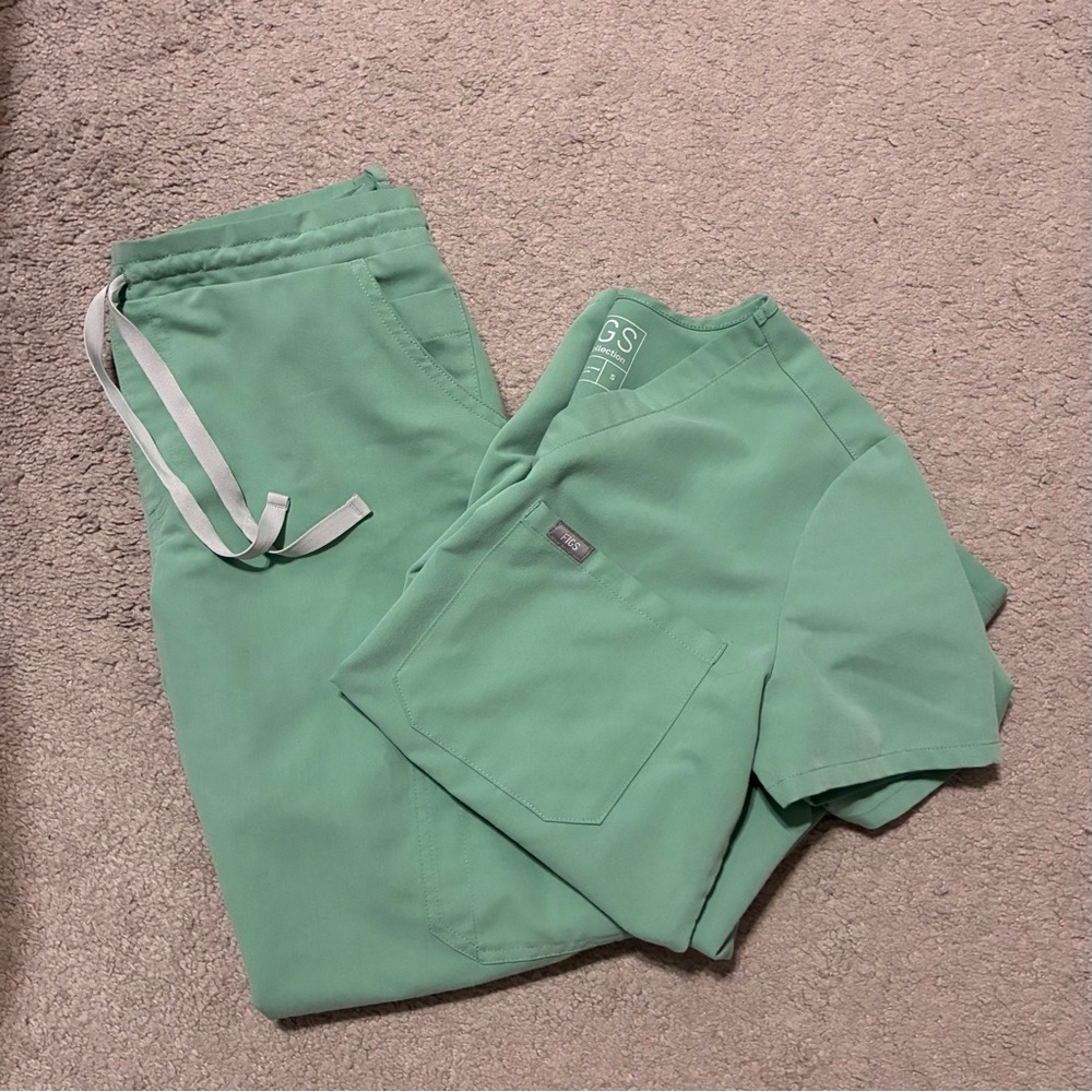 Figs Green Scrub Set
